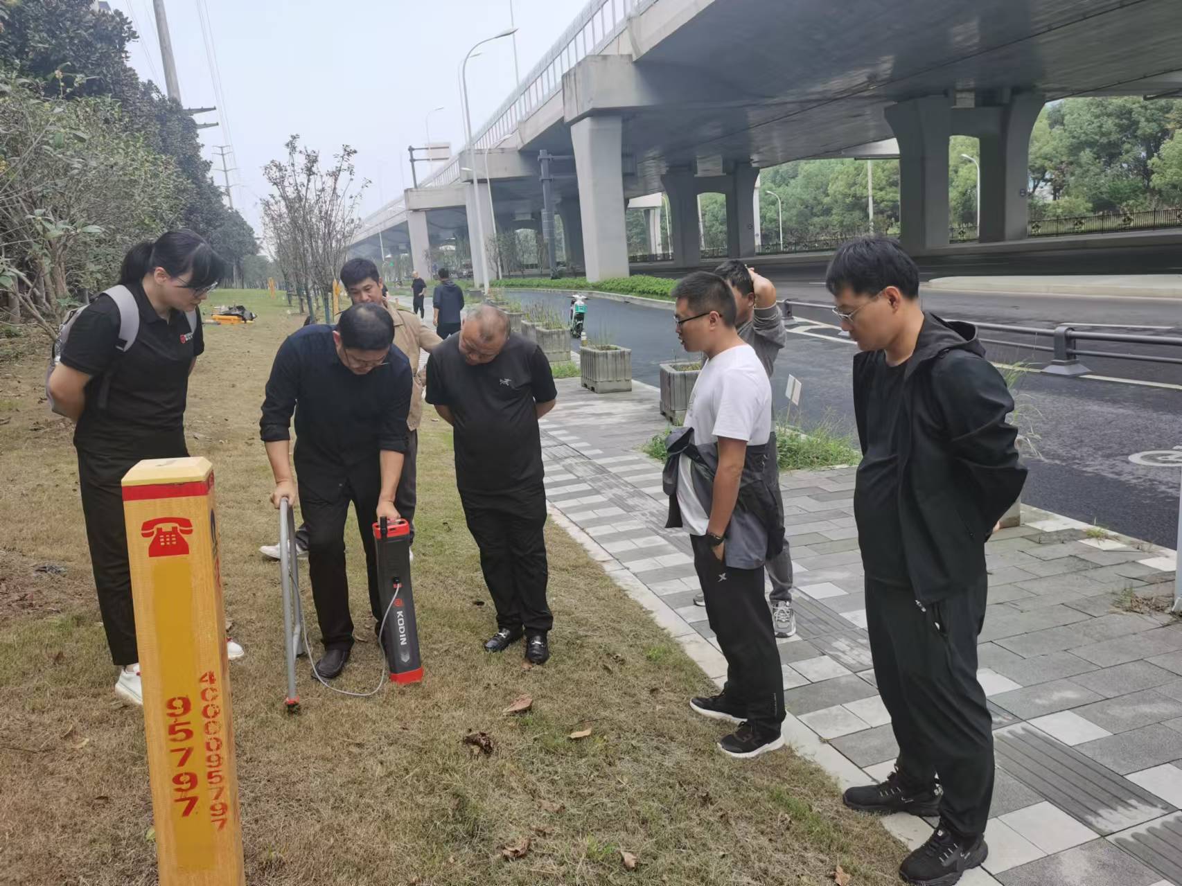 戳我試試